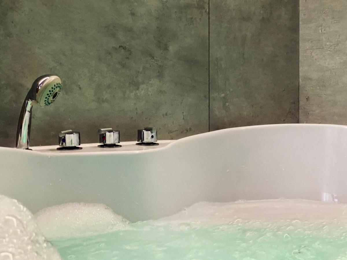 Apartment Premium Jacuzzi For Couples, Old Town Краков Экстерьер фото