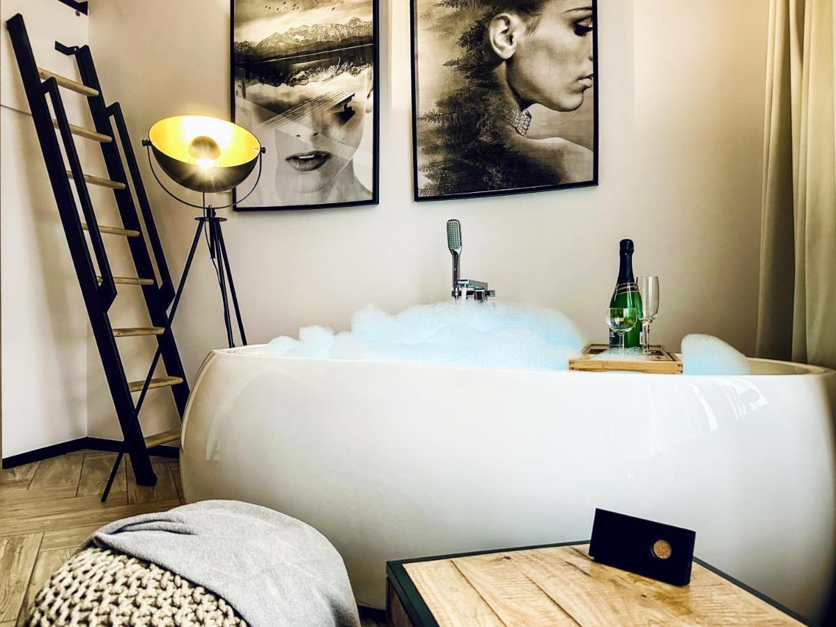 Apartment Premium Jacuzzi For Couples, Old Town Краков Экстерьер фото
