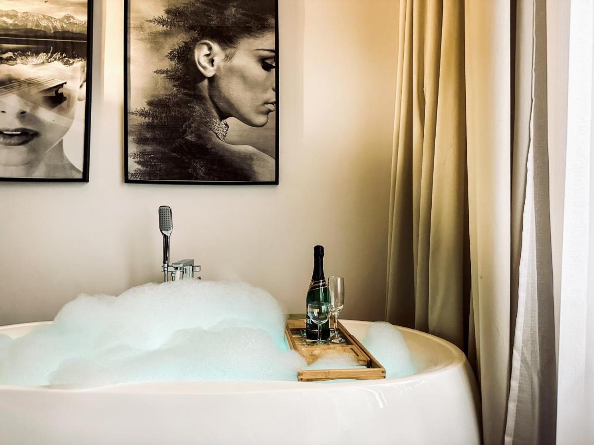Apartment Premium Jacuzzi For Couples, Old Town Краков Экстерьер фото